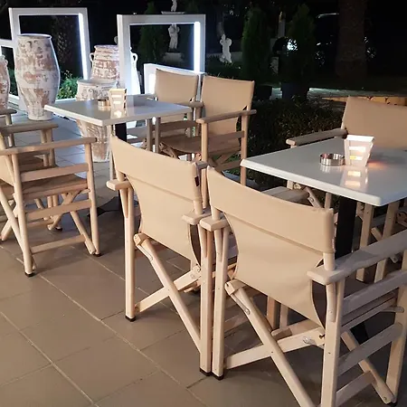 ホテル Athina アスプロヴァルタ