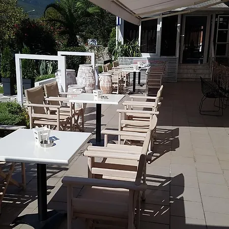 Athina Hotel