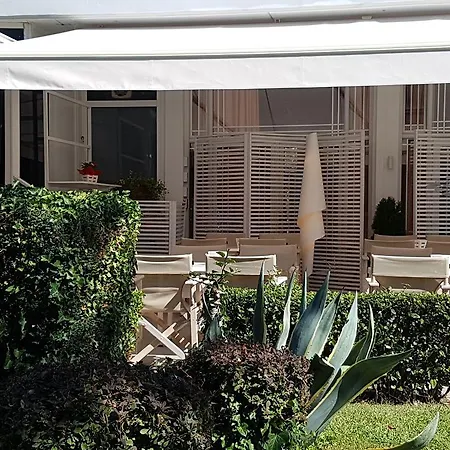 Athina Hotel 2*
