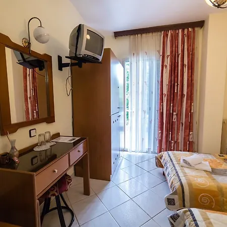 Athina Hotel 2*
