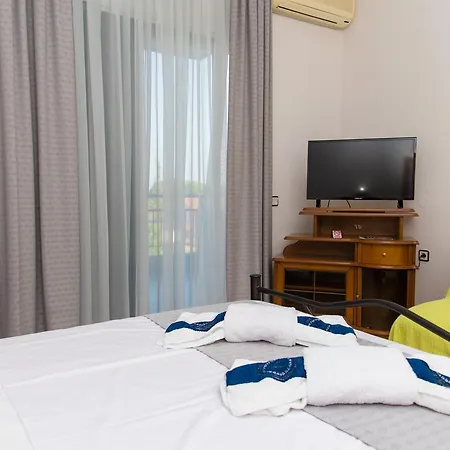 Athina 2* Asprovalta