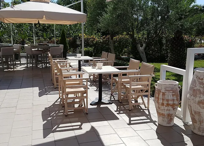 Otel Athina 2*