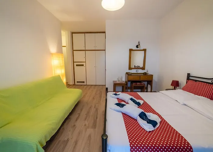 Otel Athina 2*
